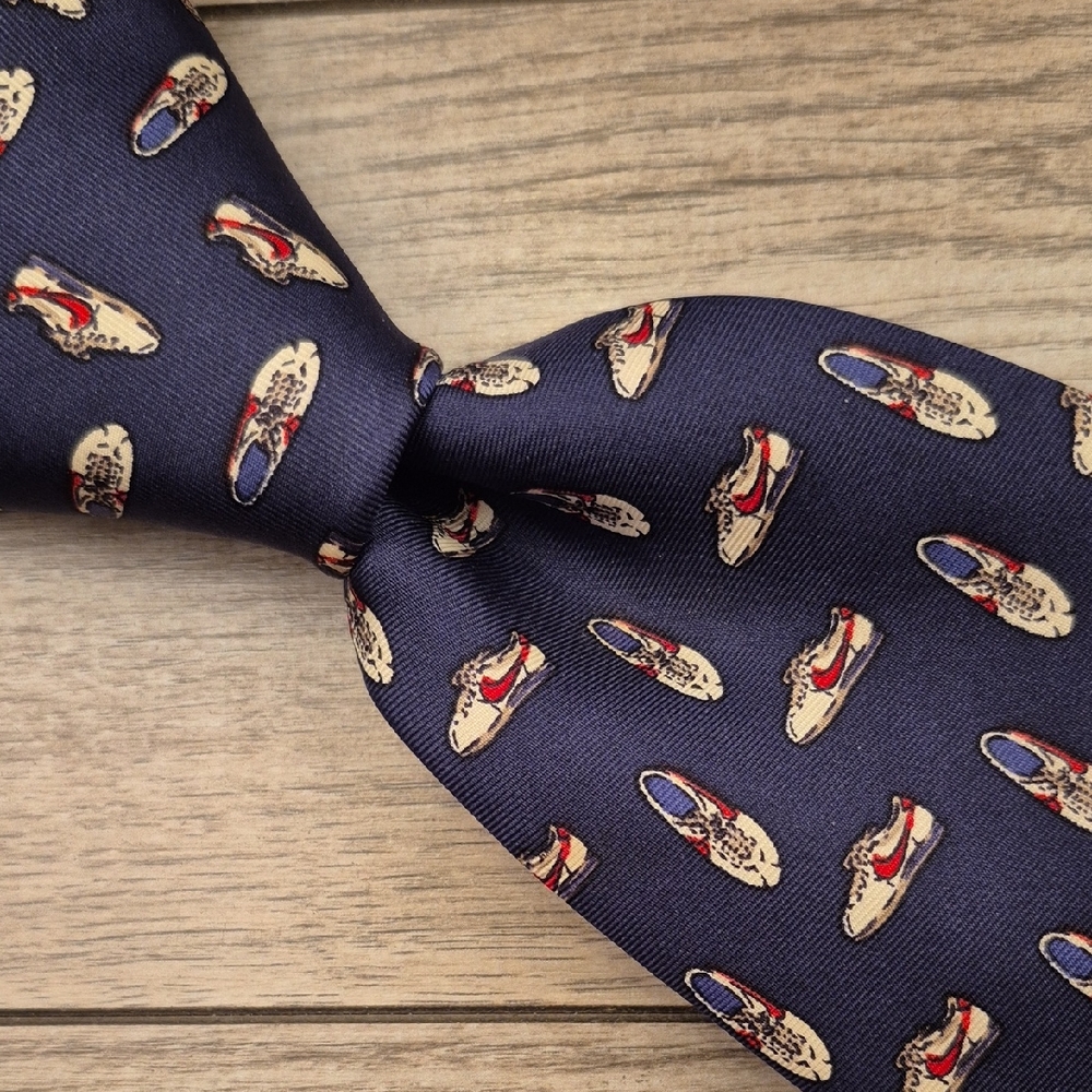 NIKE Cortez Sneakers Dark Navy Pattern Sakowitz Silk‎ Mens Tie VTG 90s RARE